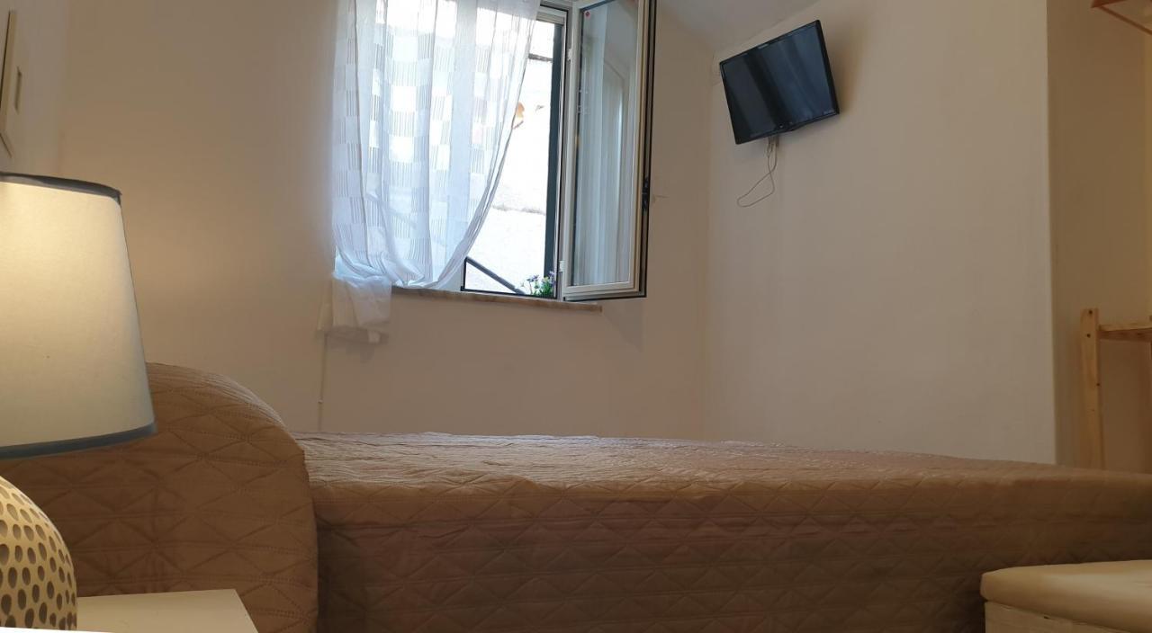 La Pomelia Apartment Palermo Bagian luar foto