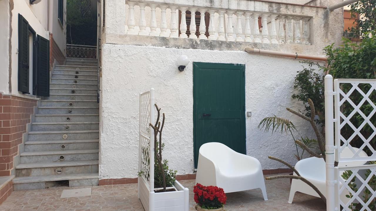 La Pomelia Apartment Palermo Bagian luar foto